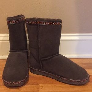 Bearpaw Brown Boots